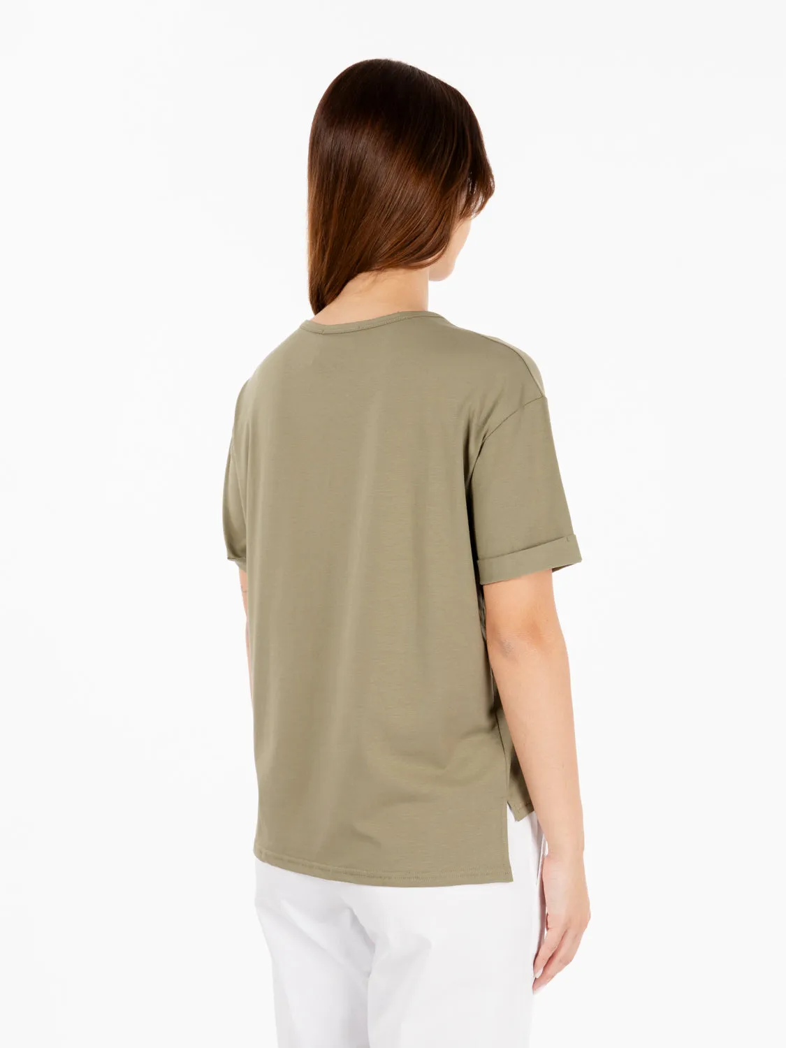 T-shirt collo ampio e taschino verde militare